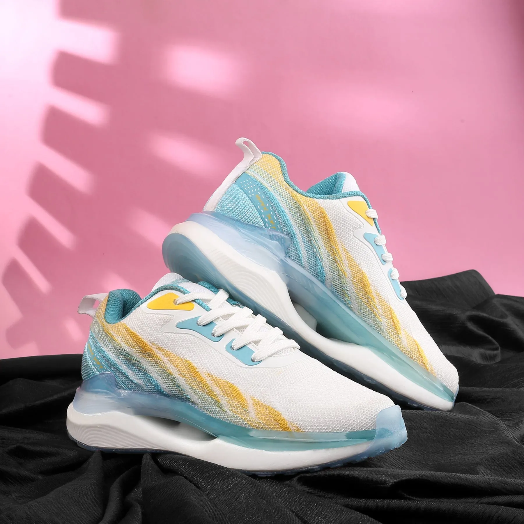 Bacca Bucci SÉRIE HYPERSOFT POUR FEMMES avec Semelle Ultra-Rebond et Empiècement en Maille Respirante Iconique