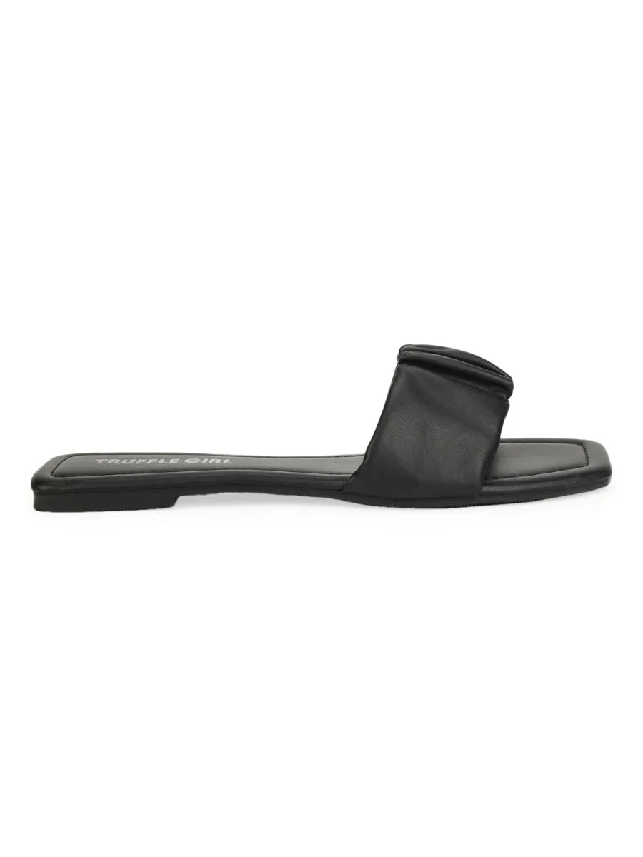 Slip-ons à bride ridée en PU noir