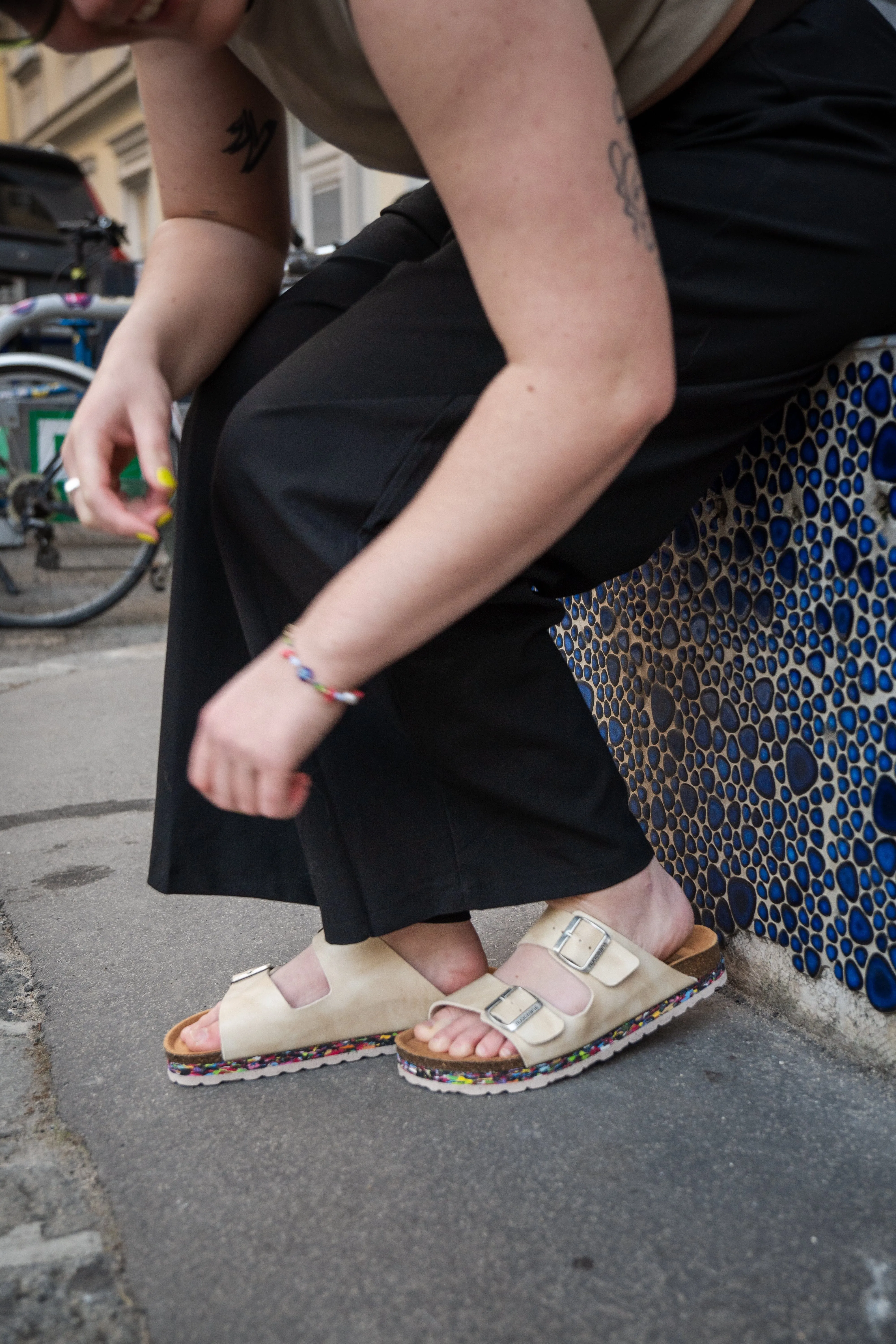 Nuo Sandales à bride recyclées en tong & liège | Galet