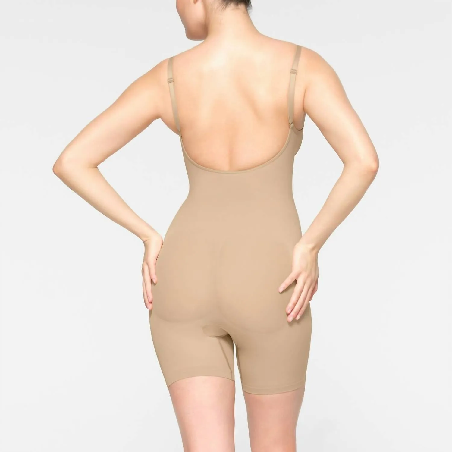 Combinaison Sans Coutures Sculptée Dos Nu Mi-Cuisse En Argile
