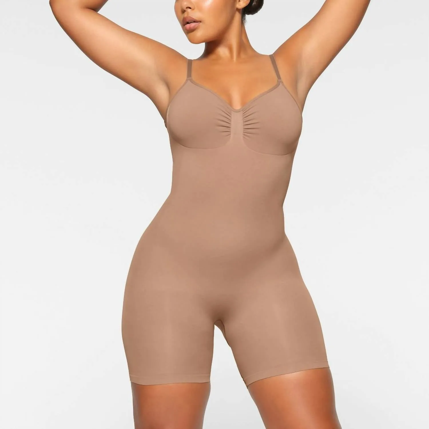 Combinaison Sans Coutures Sculptée Dos Nu Mi-Cuisse en Sienne