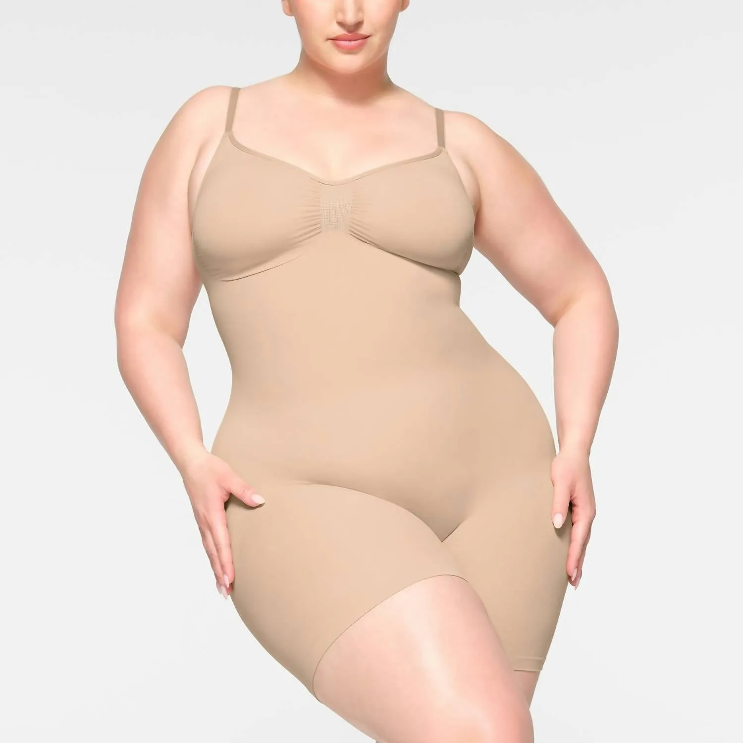 Combinaison sans couture sculptante mi-cuisse en mica