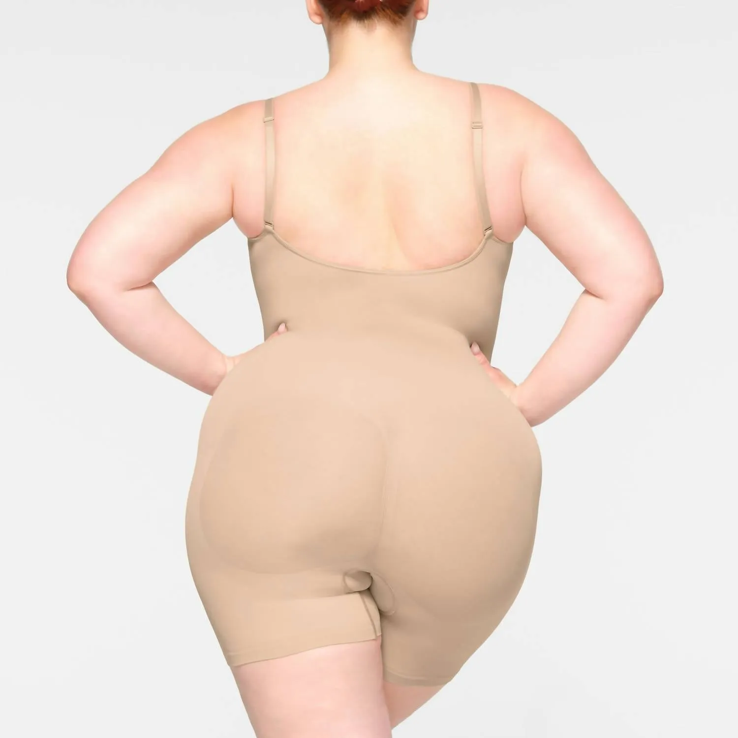 Combinaison sans couture sculptante mi-cuisse en mica